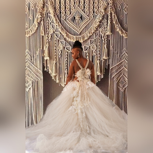 Sample Gown Only "ALYSHA" Powder Ivory & Blue Boho Wedding Ballgown Set - Picture 7 of 8